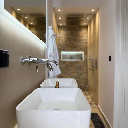 Konukevi Escape Himarë