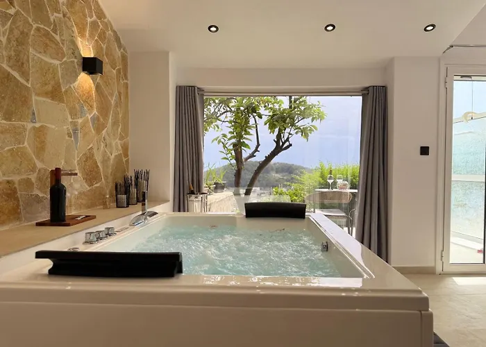 Escape 3* Himarë